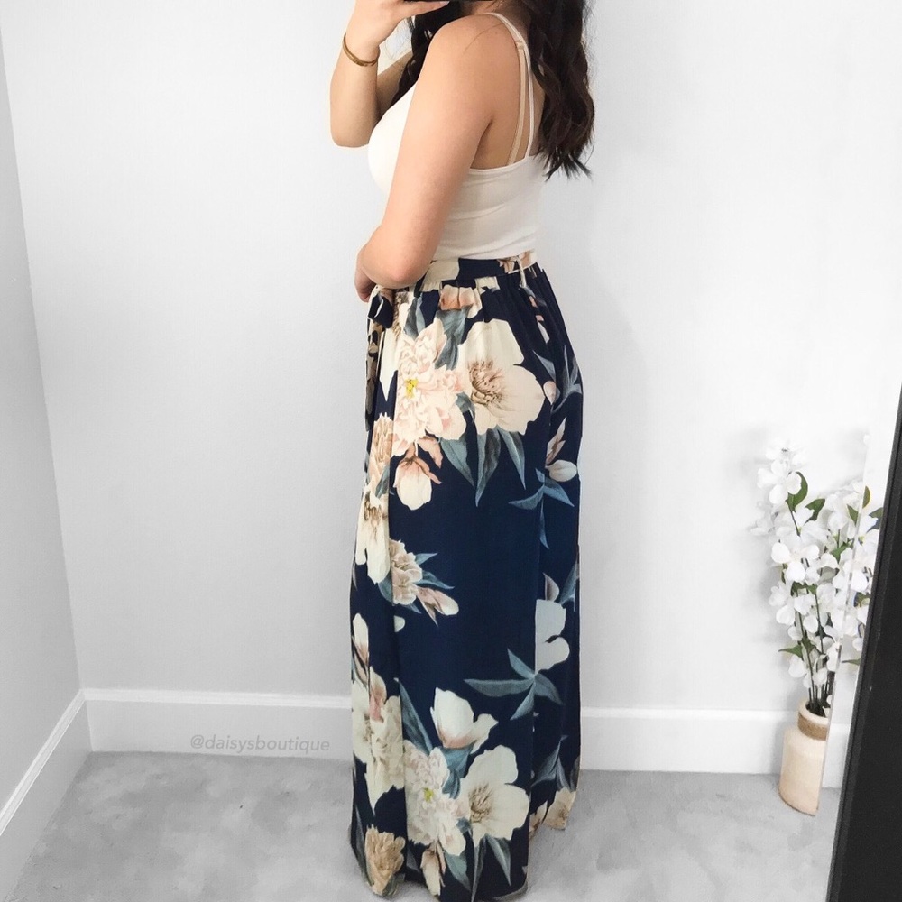 ❤️CLEARANCE❤️ navy pink floral high waisted pants - Picture 4 of 4